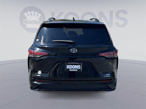 2021 Toyota Sienna XSE 7 Passenger