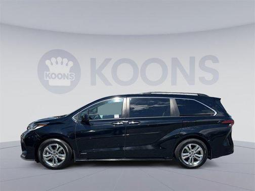 2021 Toyota Sienna XSE 7 Passenger