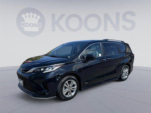 2021 Toyota Sienna XSE 7 Passenger