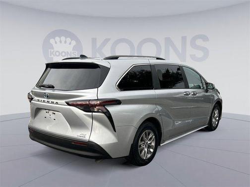 2023 Toyota Sienna XLE 7 Passenger