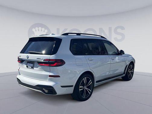 2023 BMW X7 xDrive40i