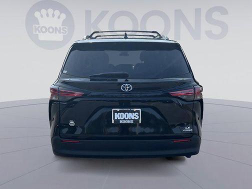 2021 Toyota Sienna LE
