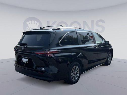 2021 Toyota Sienna LE