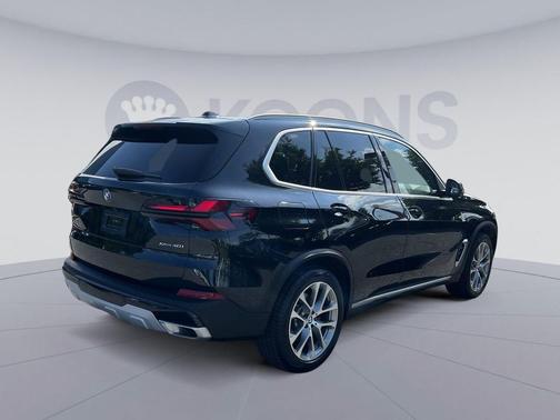 Black Sapphire Metallic 2025 BMW X5 xDrive40i