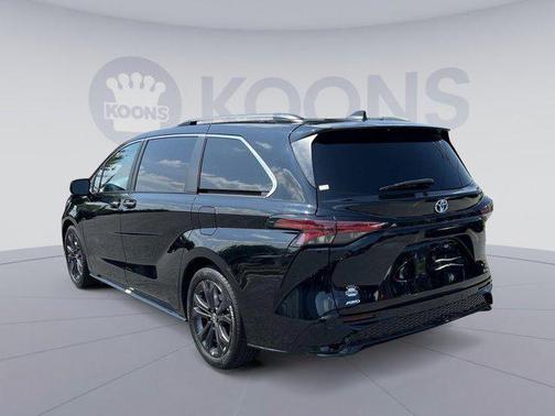 2023 Toyota Sienna XSE 7 Passenger