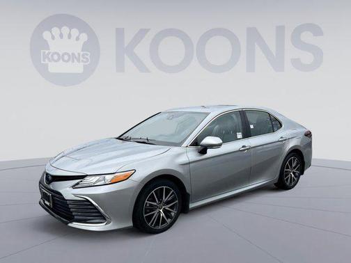 2023 Toyota Camry Hybrid XLE