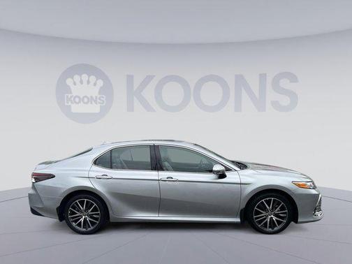 2023 Toyota Camry Hybrid XLE
