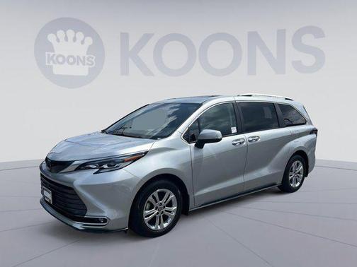 2023 Toyota Sienna Platinum 7 Passenger