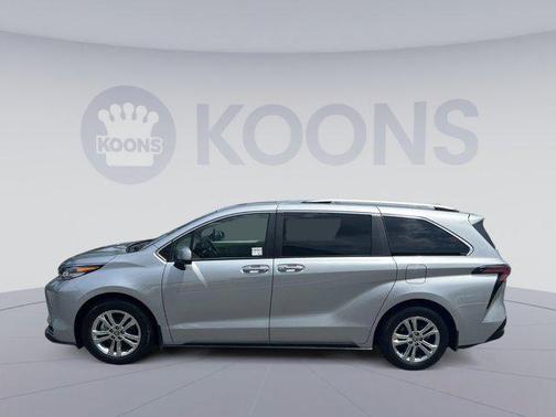 2023 Toyota Sienna Platinum 7 Passenger