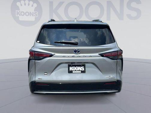 2023 Toyota Sienna Platinum 7 Passenger