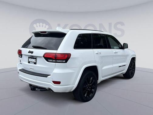 Bright White Clearcoat 2018 Jeep Grand Cherokee Altitude
