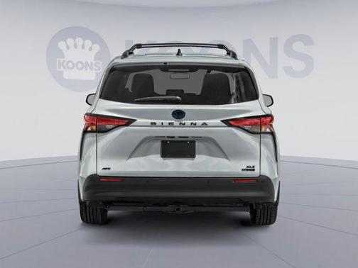 2025 Toyota Sienna Woodland Edition