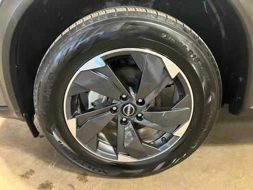 Gun Metallic 2025 Nissan Rogue SV