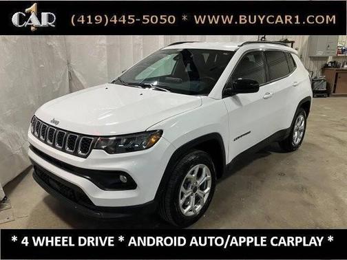 Bright White Clearcoat 2025 Jeep Compass Latitude
