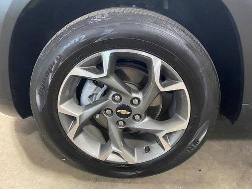 Sterling Gray Metallic 2025 Chevrolet Trax LT