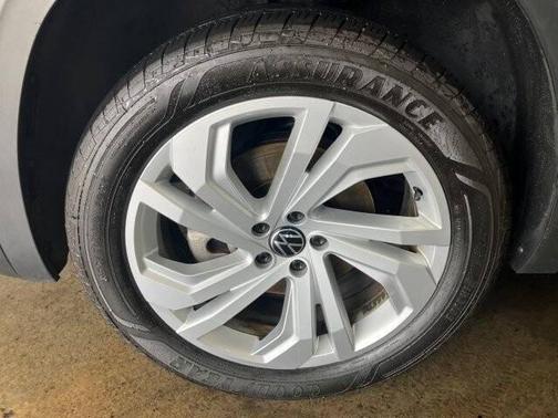 2022 Volkswagen Atlas 2.0T SE w/Technology