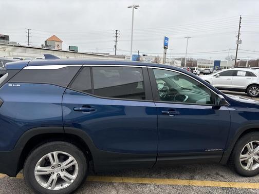 2022 GMC Terrain SLE