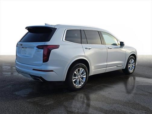 2023 Cadillac XT6 Luxury AWD