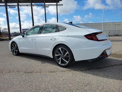 Quartz White 2021 Hyundai SONATA SEL Plus