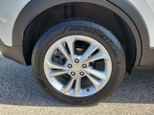 Summit White 2023 Buick Encore GX Preferred