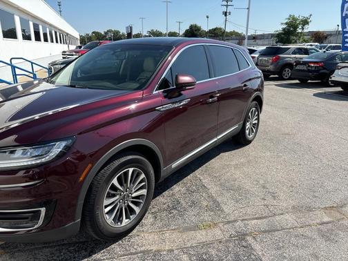 2019 Lincoln Nautilus Select
