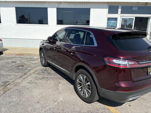 2019 Lincoln Nautilus Select