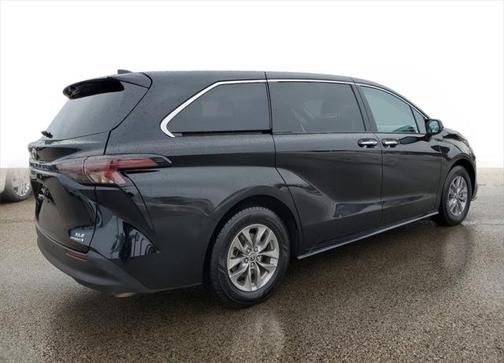 2023 Toyota Sienna XLE 7 Passenger