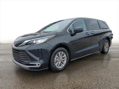 2023 Toyota Sienna XLE 7 Passenger