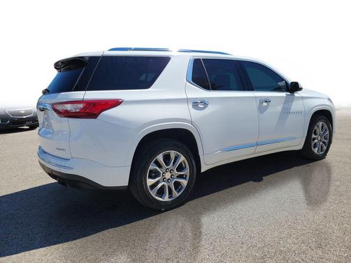 Summit White 2020 Chevrolet Traverse Premier