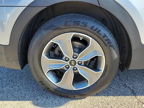 2016 Hyundai SANTA FE SE