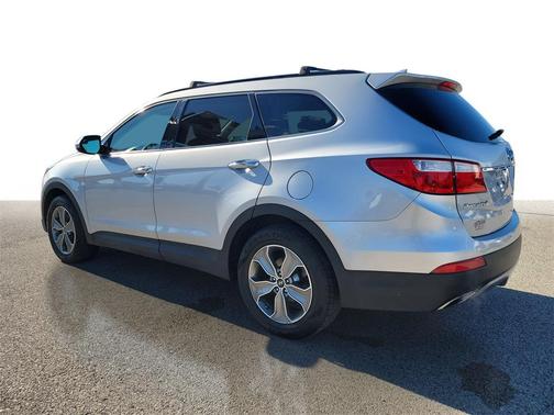 2016 Hyundai SANTA FE SE