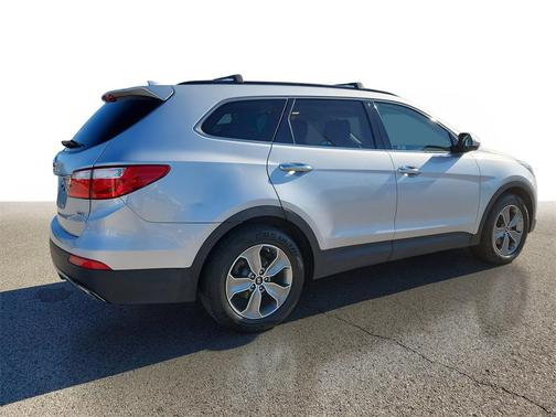 2016 Hyundai SANTA FE SE