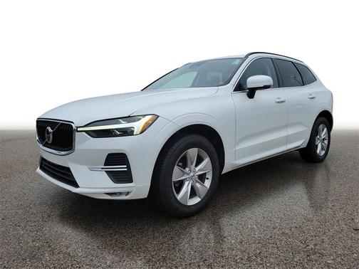 2022 Volvo XC60 B5 Momentum
