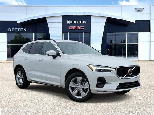 2022 Volvo XC60 B5 Momentum