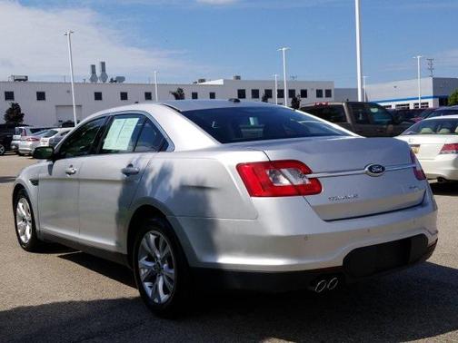 2011 Ford Taurus SEL