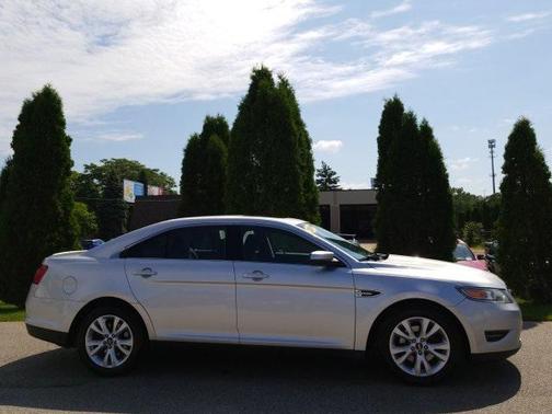 2011 Ford Taurus SEL