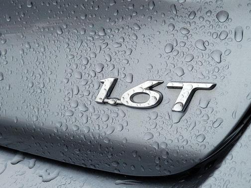 2019 Hyundai Veloster Base