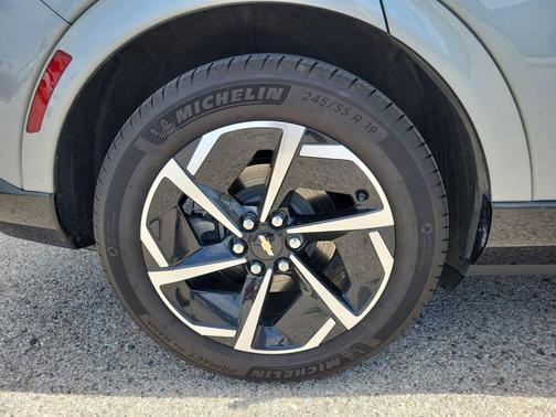 Sterling Gray Metallic 2024 Chevrolet Equinox EV 2LT
