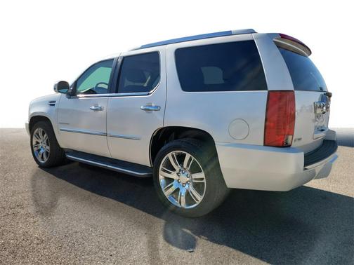 2011 Cadillac Escalade Luxury