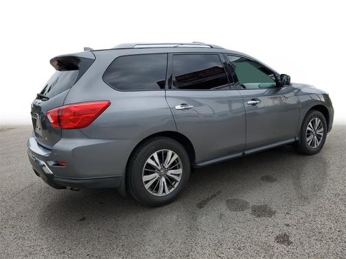 2019 Nissan Pathfinder SL