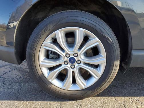 2021 Ford Edge Titanium