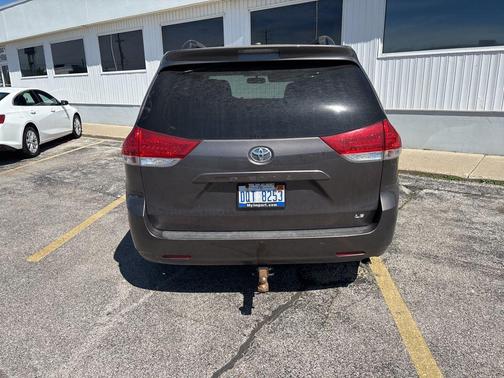 Predawn Gray Mica 2014 Toyota Sienna LE