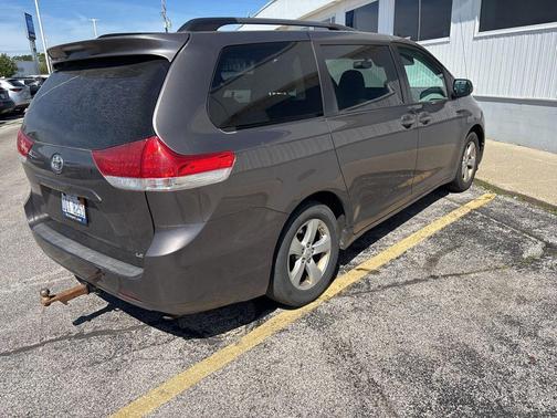 Predawn Gray Mica 2014 Toyota Sienna LE