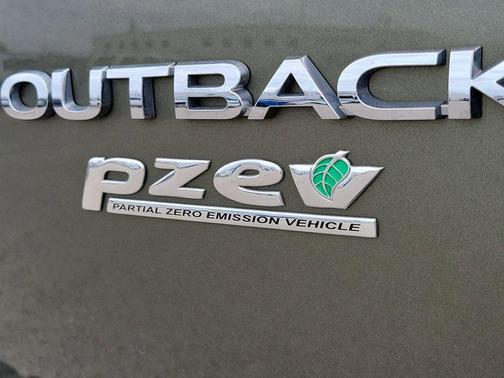 Wilderness Green Metallic 2017 Subaru Outback 2.5i Limited