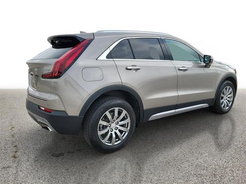 2022 Cadillac XT4 Premium Luxury