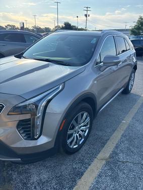 2022 Cadillac XT4 Premium Luxury