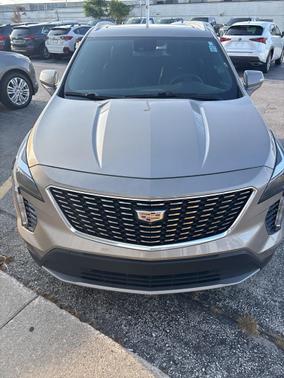 2022 Cadillac XT4 Premium Luxury