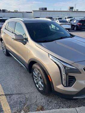 2022 Cadillac XT4 Premium Luxury
