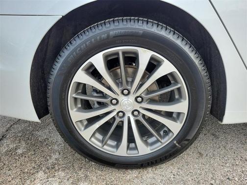 2017 Buick LaCrosse Essence