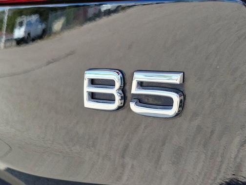 2022 Volvo S60 T5 Momentum